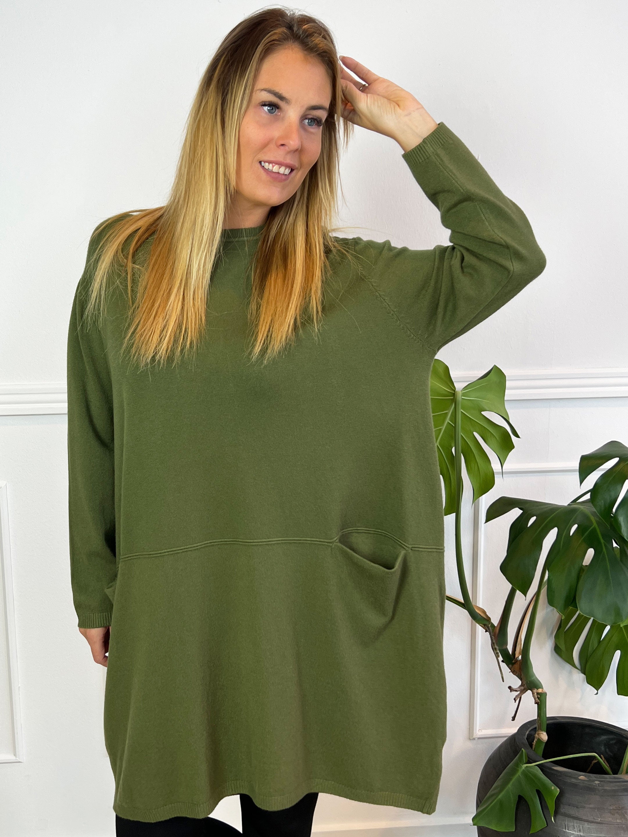 Vera - Enfärgad klänning med fickor